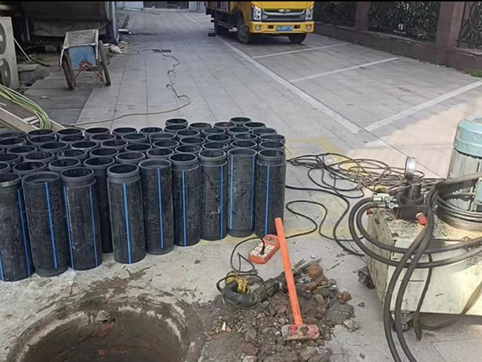 景东PE置换管厂家 DN315置换管 非开挖管短管置换